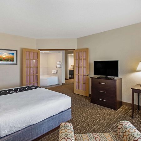 Comfort Inn & Suites Sarasota I75 The Meadows Esterno foto