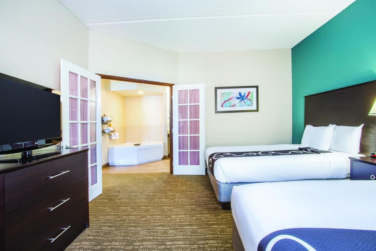 Comfort Inn & Suites Sarasota I75 The Meadows Esterno foto
