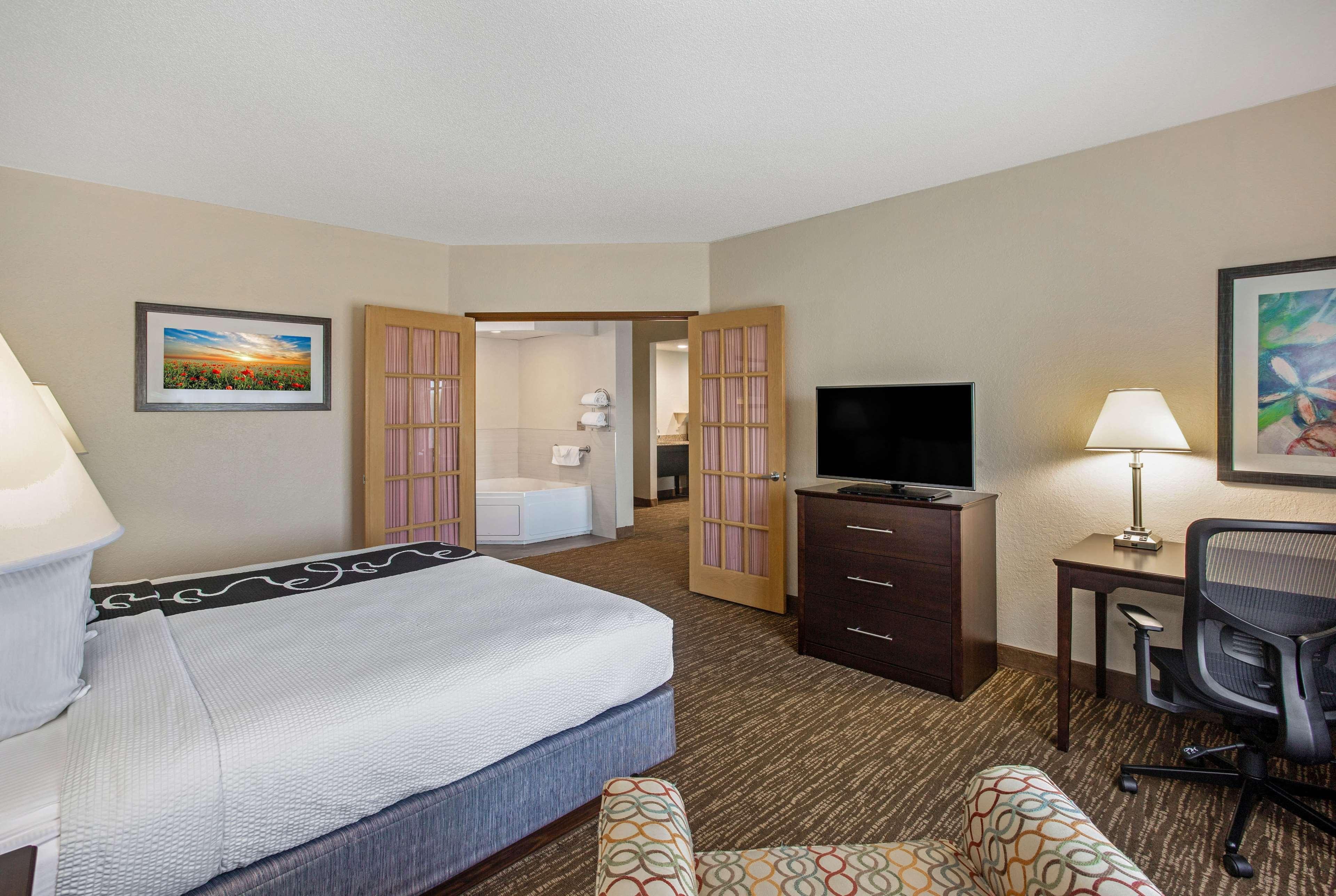 Comfort Inn & Suites Sarasota I75 The Meadows Esterno foto