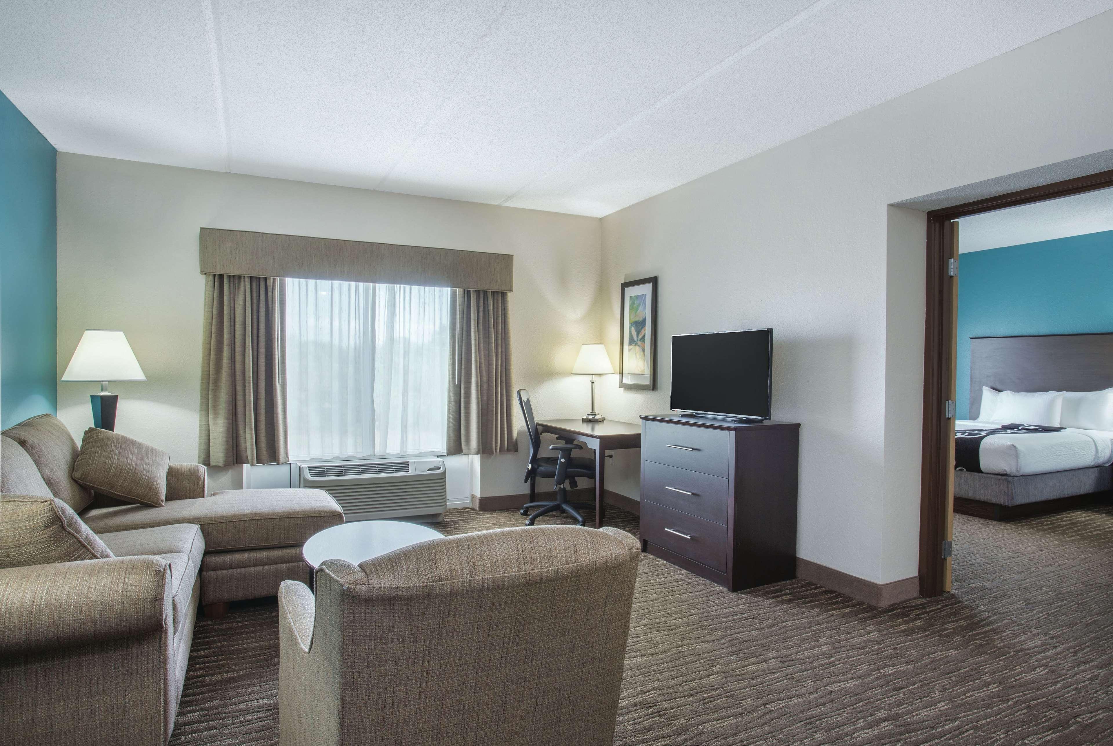 Comfort Inn & Suites Sarasota I75 The Meadows Esterno foto