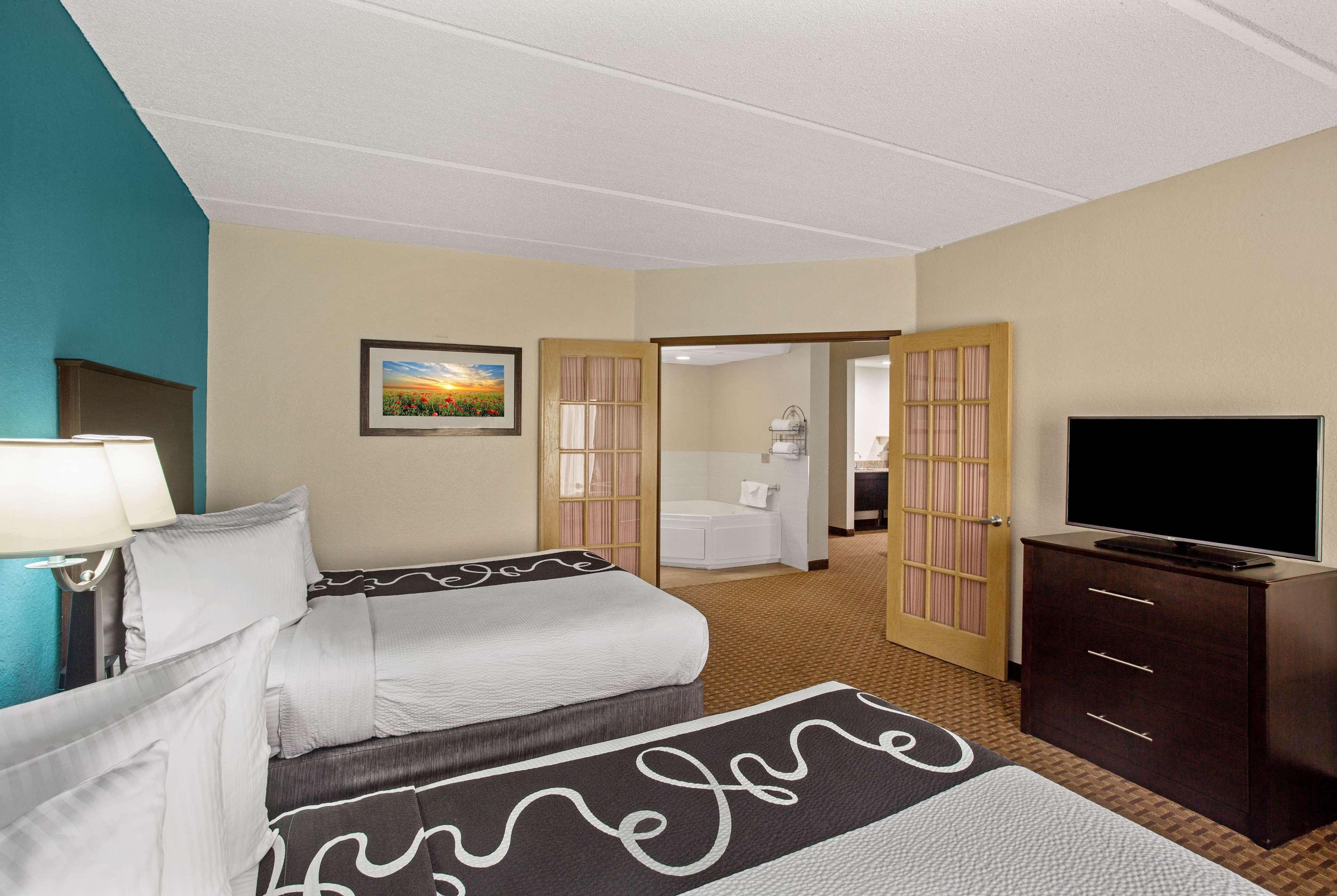 Comfort Inn & Suites Sarasota I75 The Meadows Esterno foto