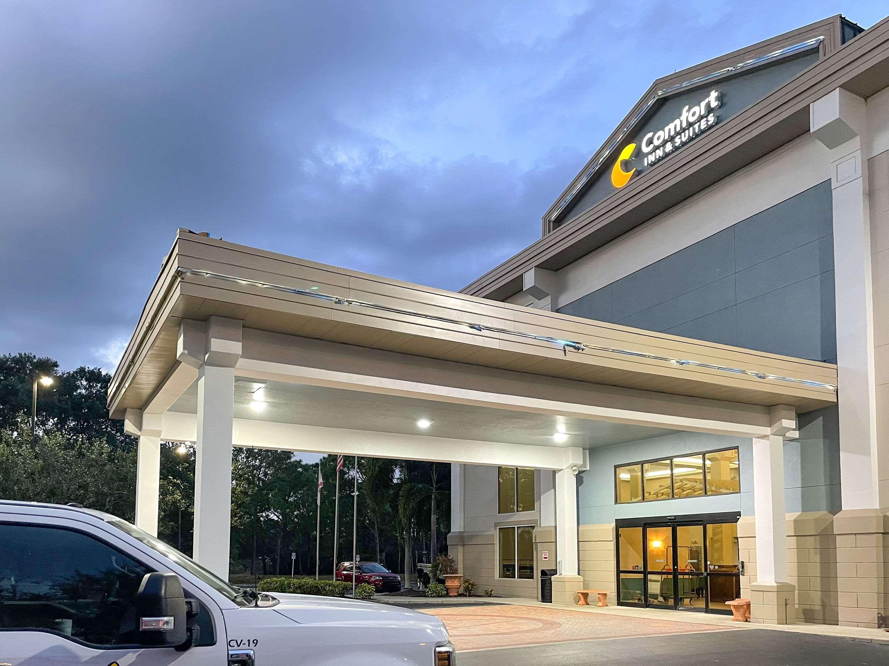 Comfort Inn & Suites Sarasota I75 The Meadows Esterno foto