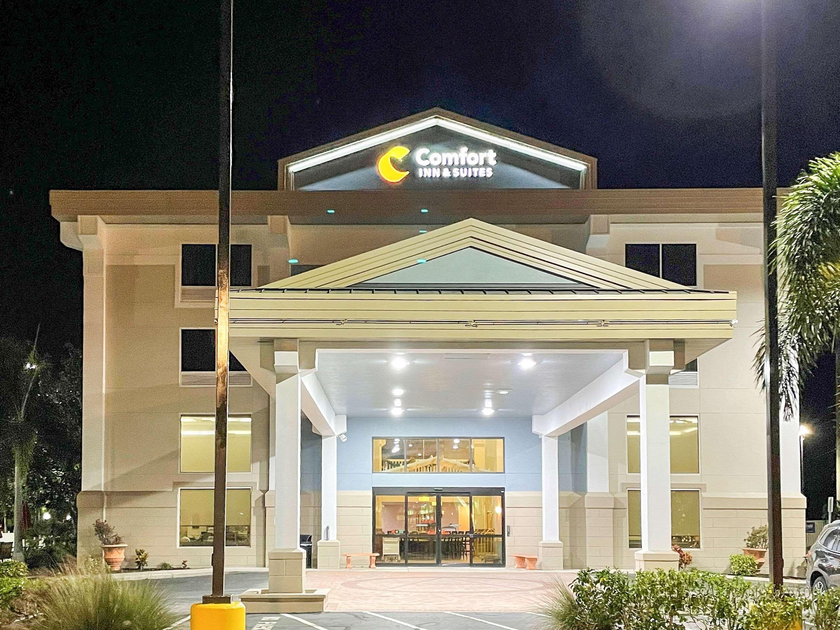 Comfort Inn & Suites Sarasota I75 The Meadows Esterno foto