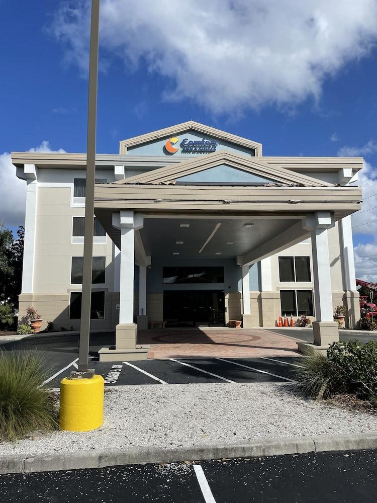 Comfort Inn & Suites Sarasota I75 The Meadows Esterno foto
