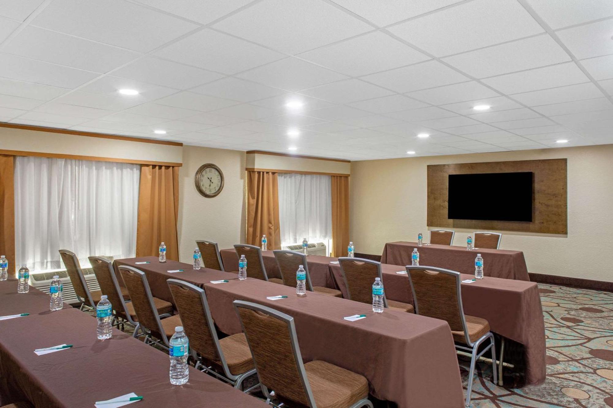 Comfort Inn & Suites Sarasota I75 The Meadows Esterno foto